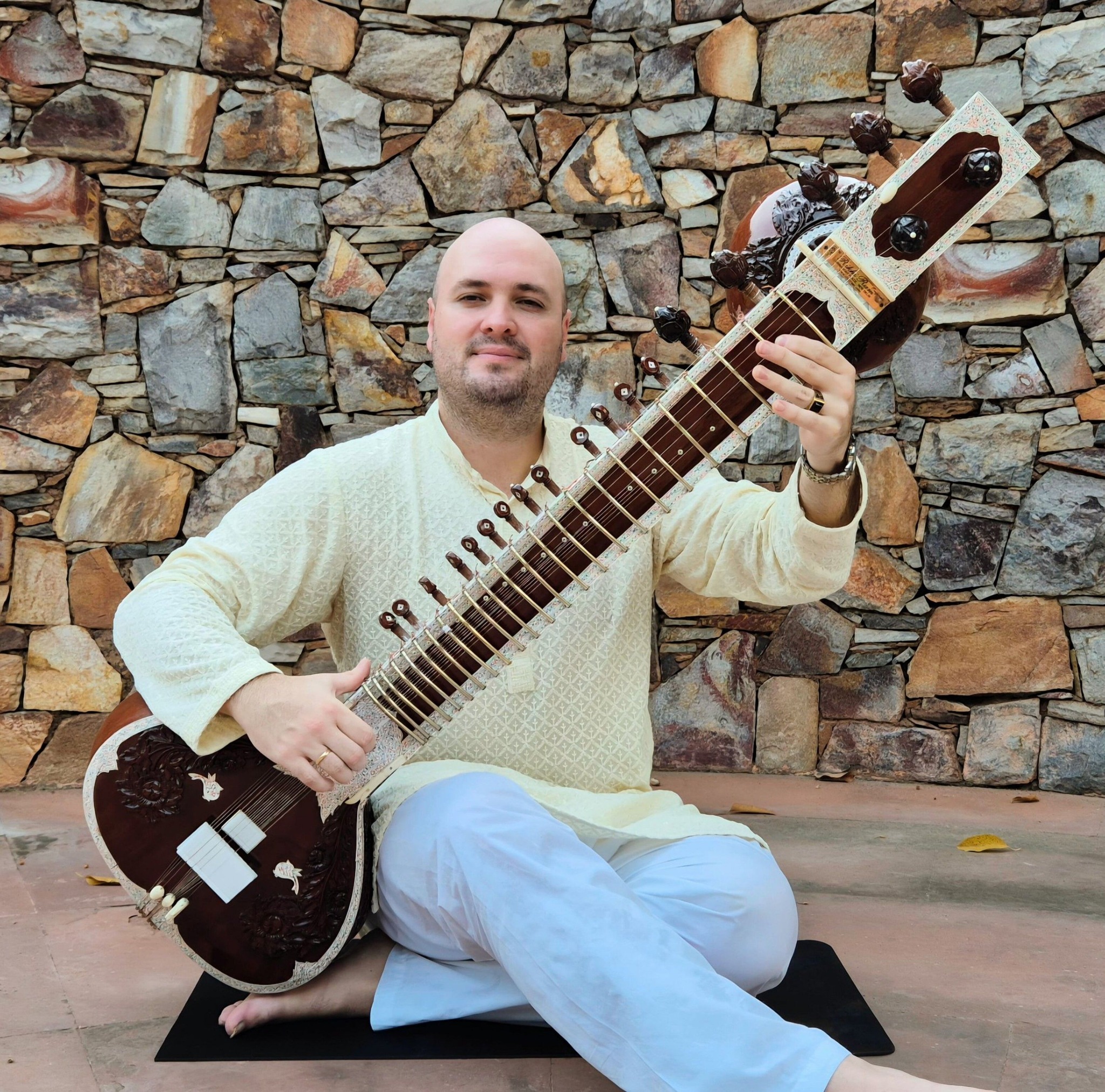 #ragadelmar #entrecuerdas #santiramirez #sitar #indianraga | Santiago ...