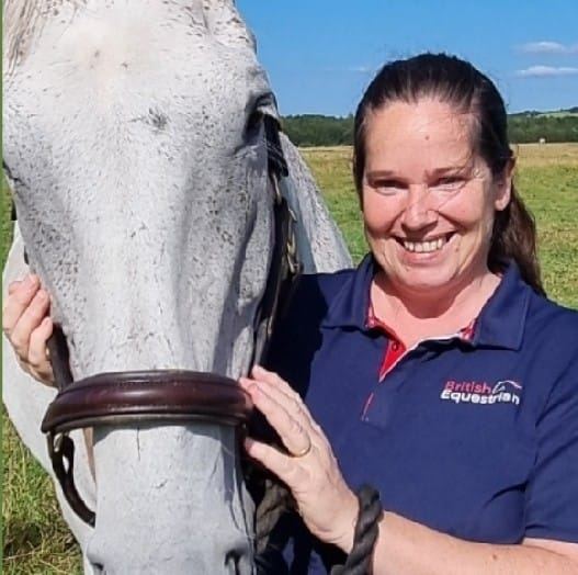 Equine Hygiene UK - 🔴 RED SMEGMA 🔴 - is my horse bleeding? The red ...