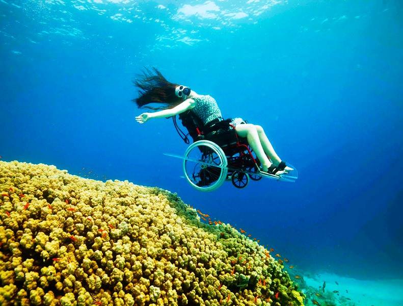 A Mighty Girl - This incredible photo shows British artist Sue Austin ...