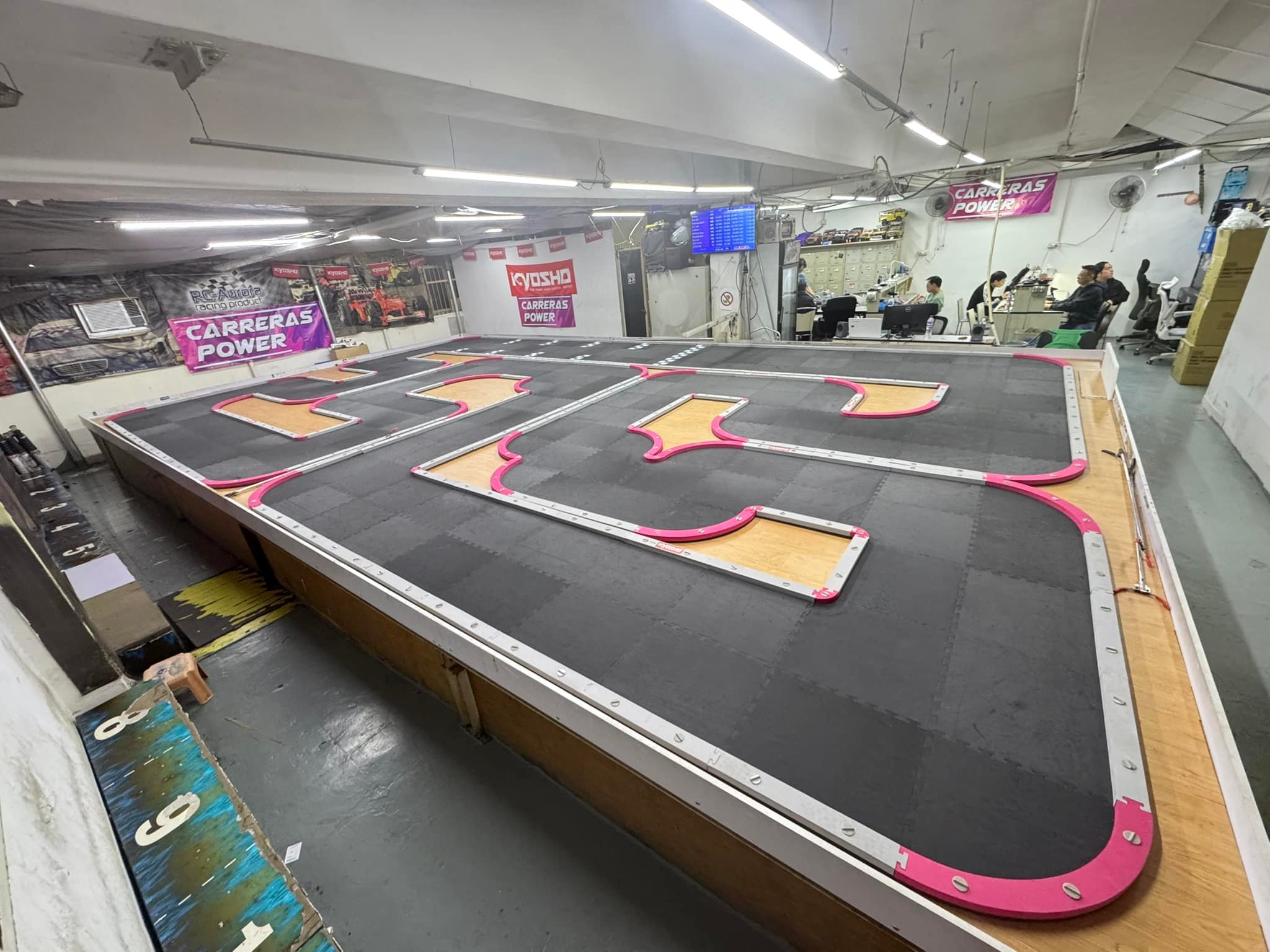 RCMMS - 轉左新Layout，歡迎各位星期三上嚟試。 #mr04 #Miniz #kyosho... | Facebook