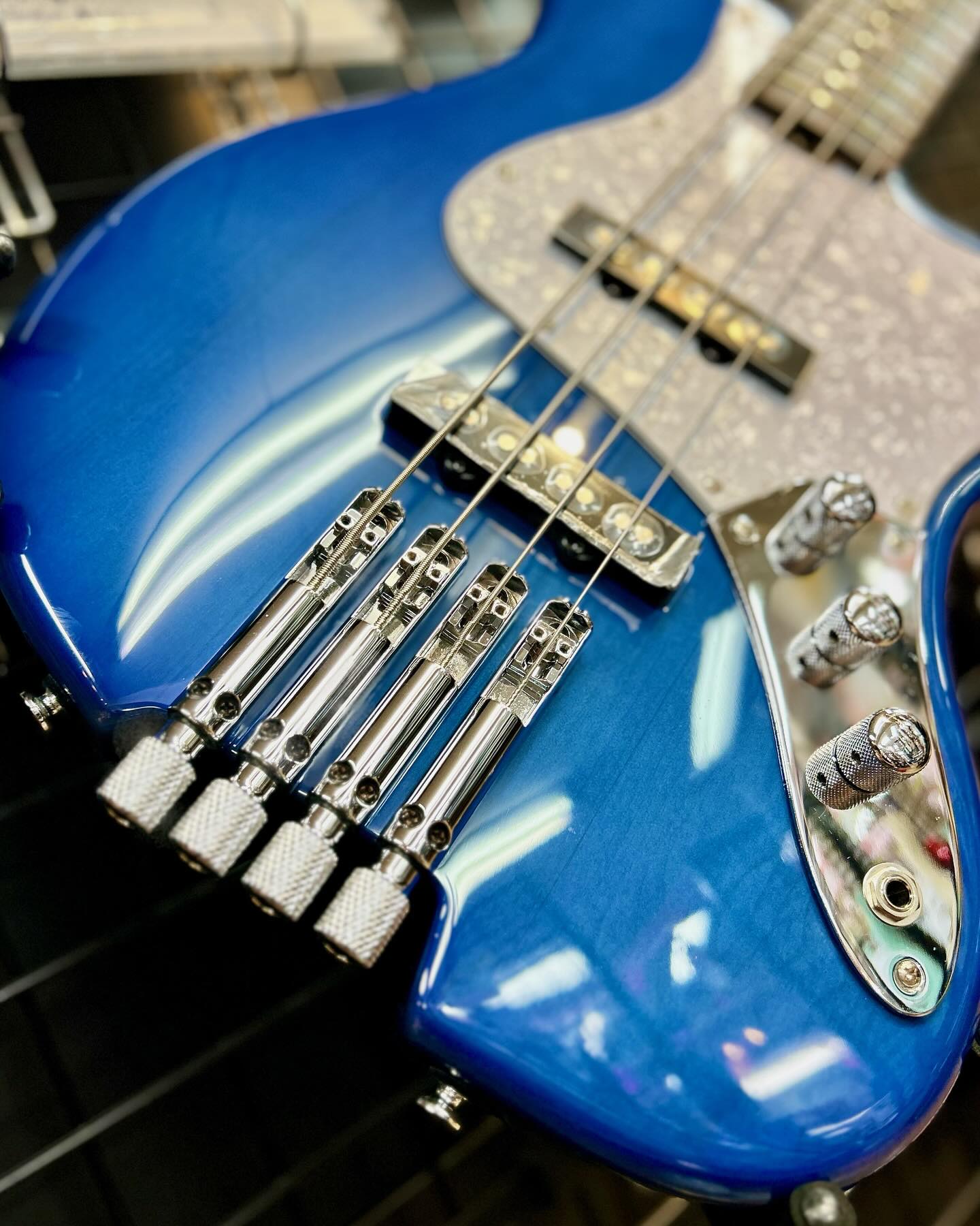 コスパに優れたヘッドレスベース SCHECTER JOL(Japan Original Line