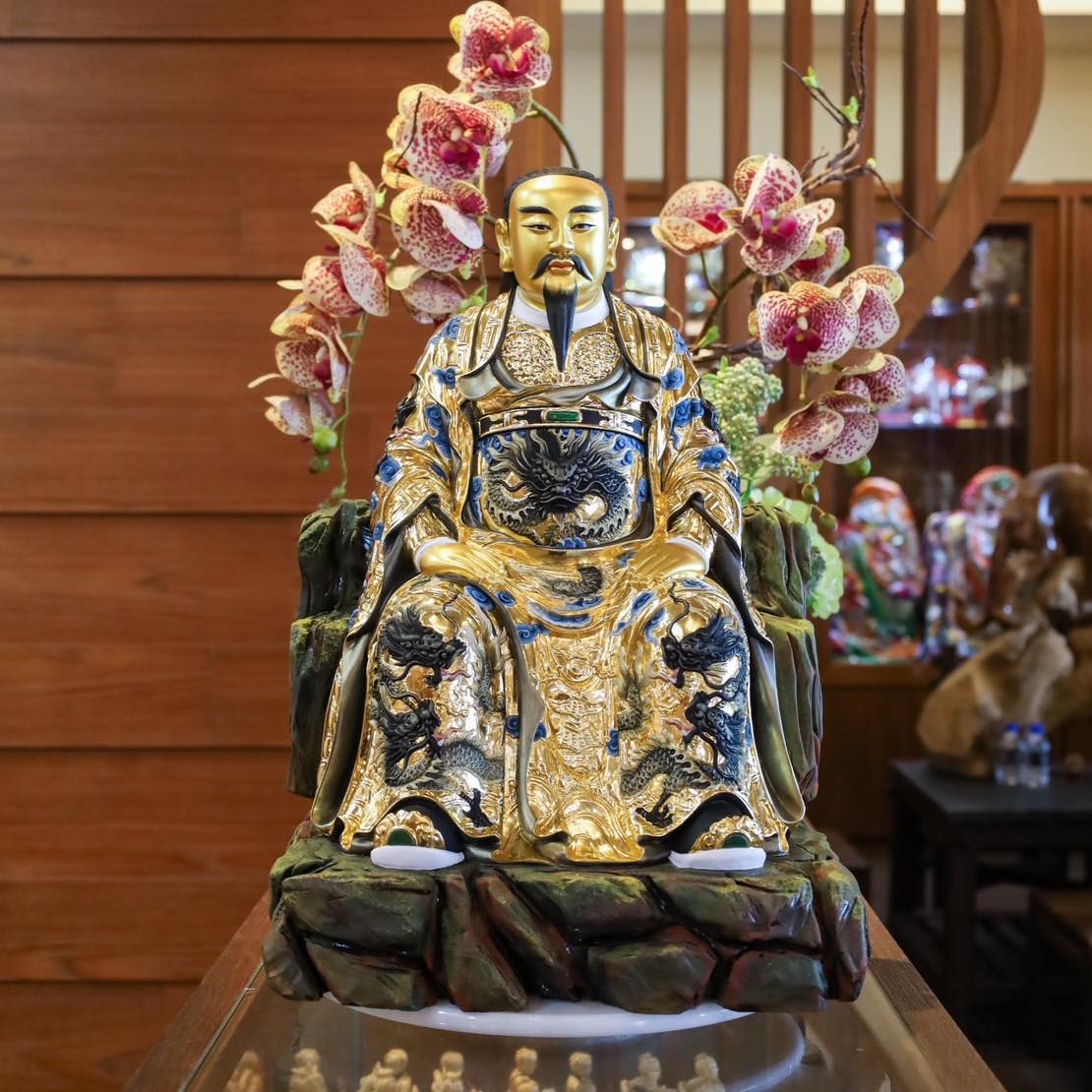 台灣仙道 - 修真圖 人之一身，有三百六十骨節，八萬四千毛孔，後有三關：尾閭、夾脊、玉枕也。尾閭在脊椎之下盡頭處，關可通內腎之竅。從此關起一條 ...