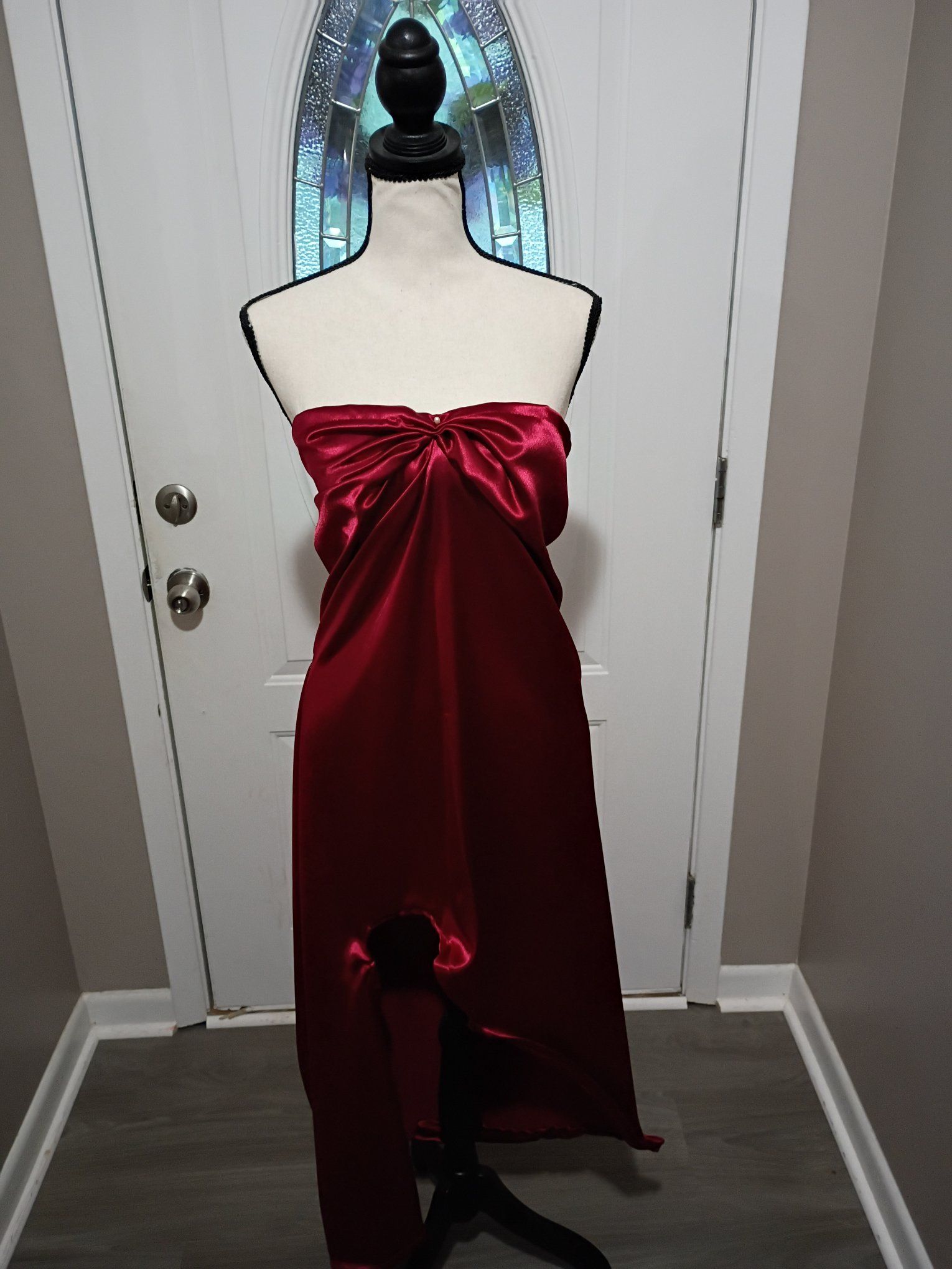 Does this dress remind you of anything? It's what Julia Roberts wore in 