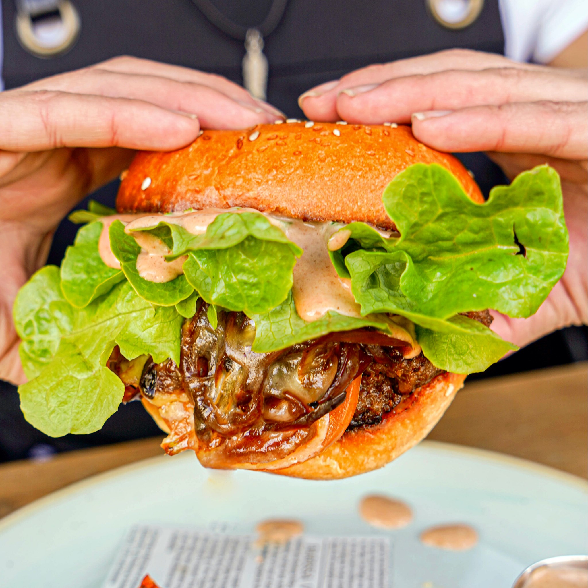 Platform T8 - 🏡 Bring home our NEW BEEF BURGER for lunch...