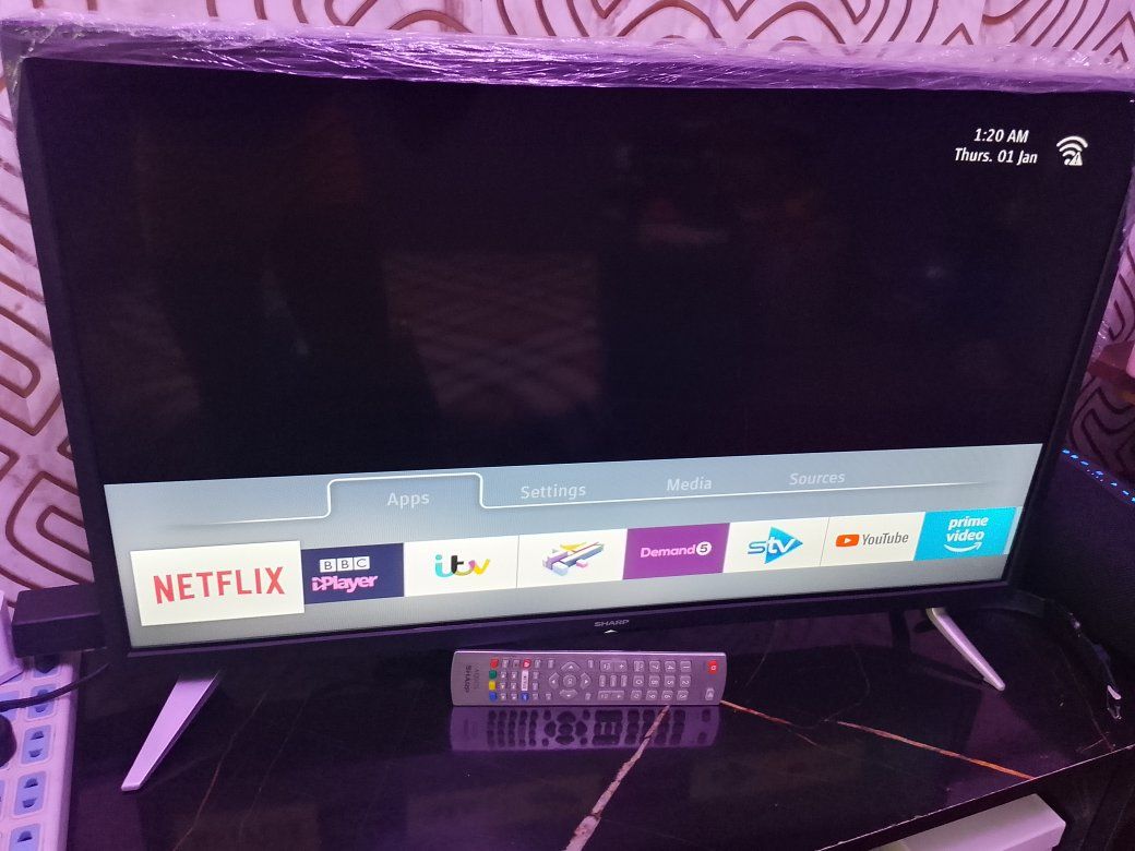 sharp 32 inches smart tv Netflix YouTube Miracast 115k Whatsapp