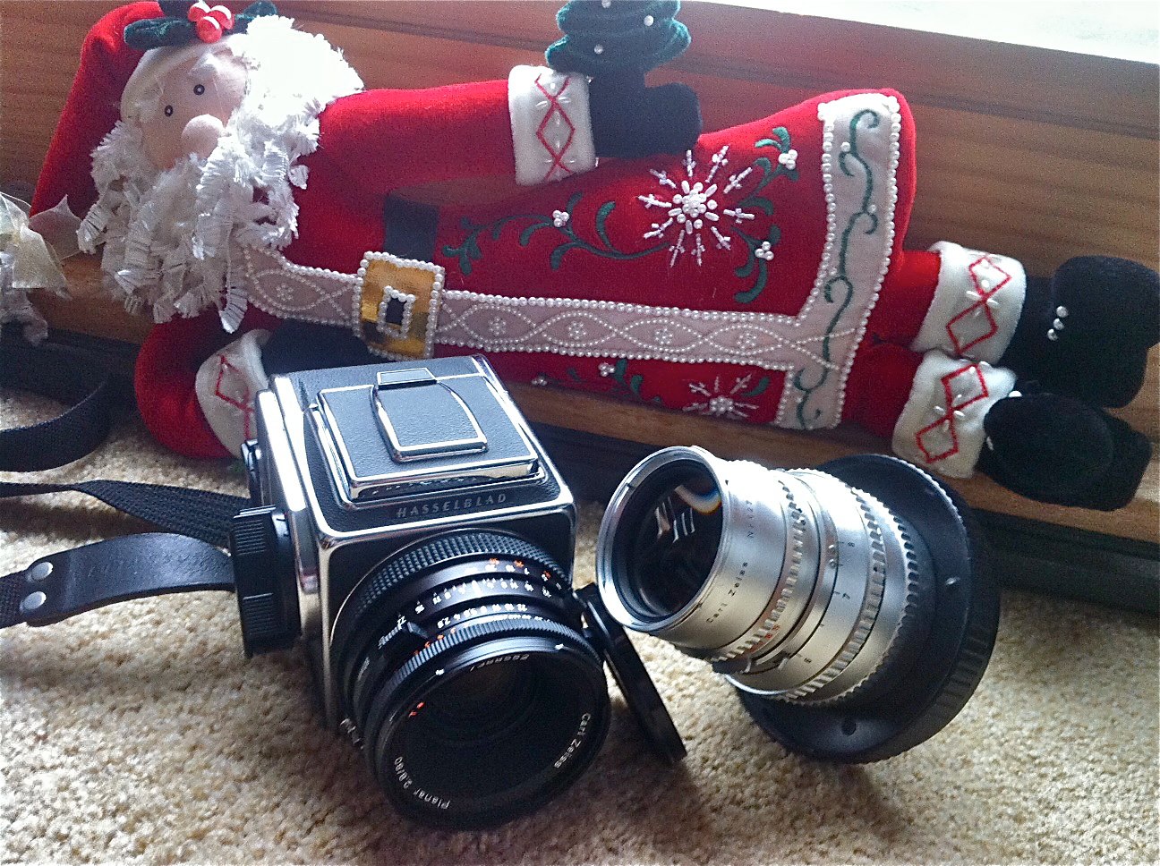 Great Hasselblad Kit! 2000 FC/M body with waist level finder, 80mm 