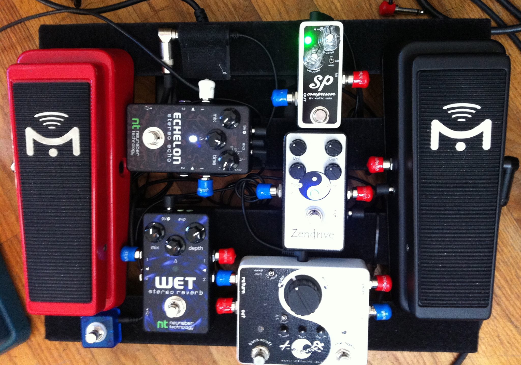 Improved pedalboard setup with Ernie Ball Volt and Xotic Voltage