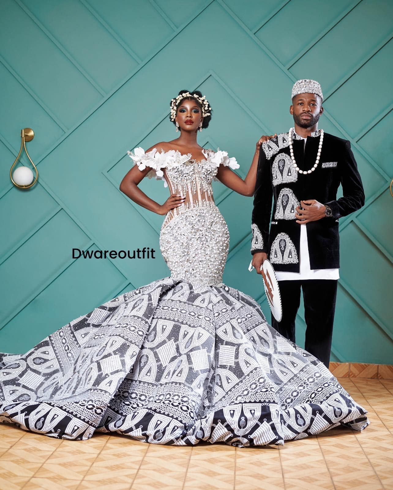 Made in Cameroon 🇨🇲 Cameroonian designer & fashion brand Dware outfit has been creating unique and gorgeous pieces using “Toghu” fabric. Check out these beautiful wedding inspo. WhatsApp Dware Fashion for his