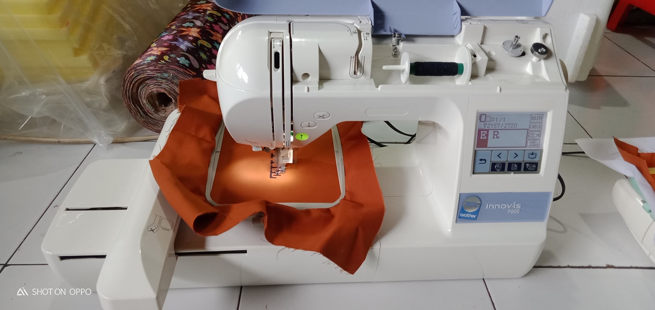 Brother innovis 700e Brother Snoopy PE 200 Memory card Embroidery 