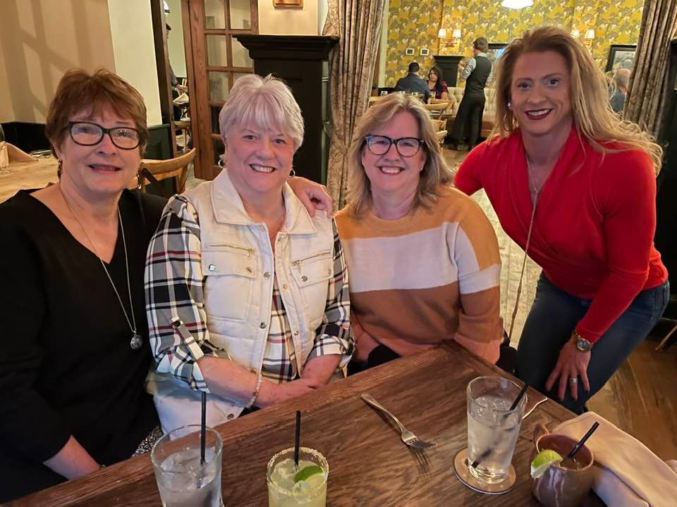What's the dress code at Peggy's on the Green?