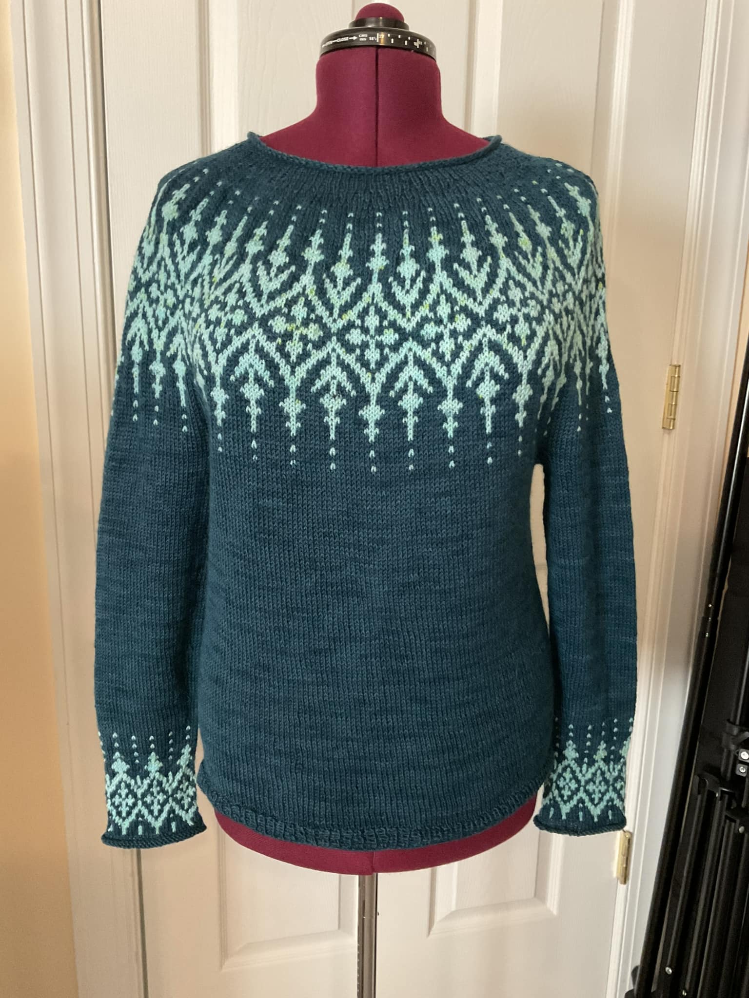 Knitting Jennifer Steingass
