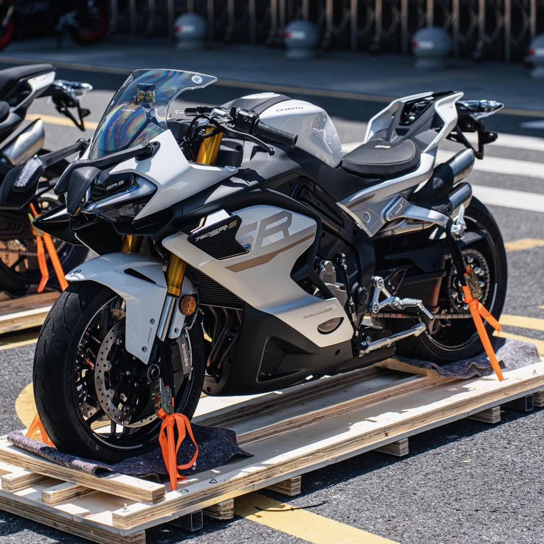 にこ☺︎ CF Moto 750 SR ♥️ #cfmoto #cfmoto750sr #superbikes #bikersfamily