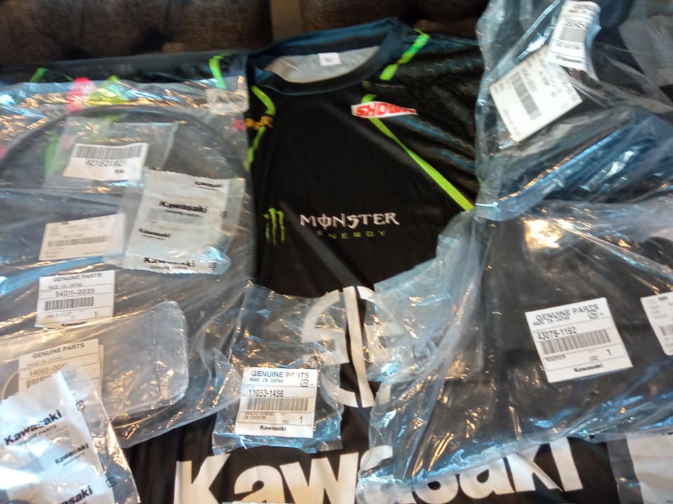 Venta de piezas nuevas originales Juntas de tapa de cabeza zx6r