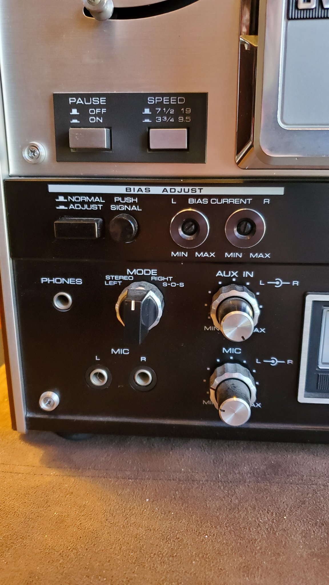The Victor DC-5500 is a vintage stereo component system that