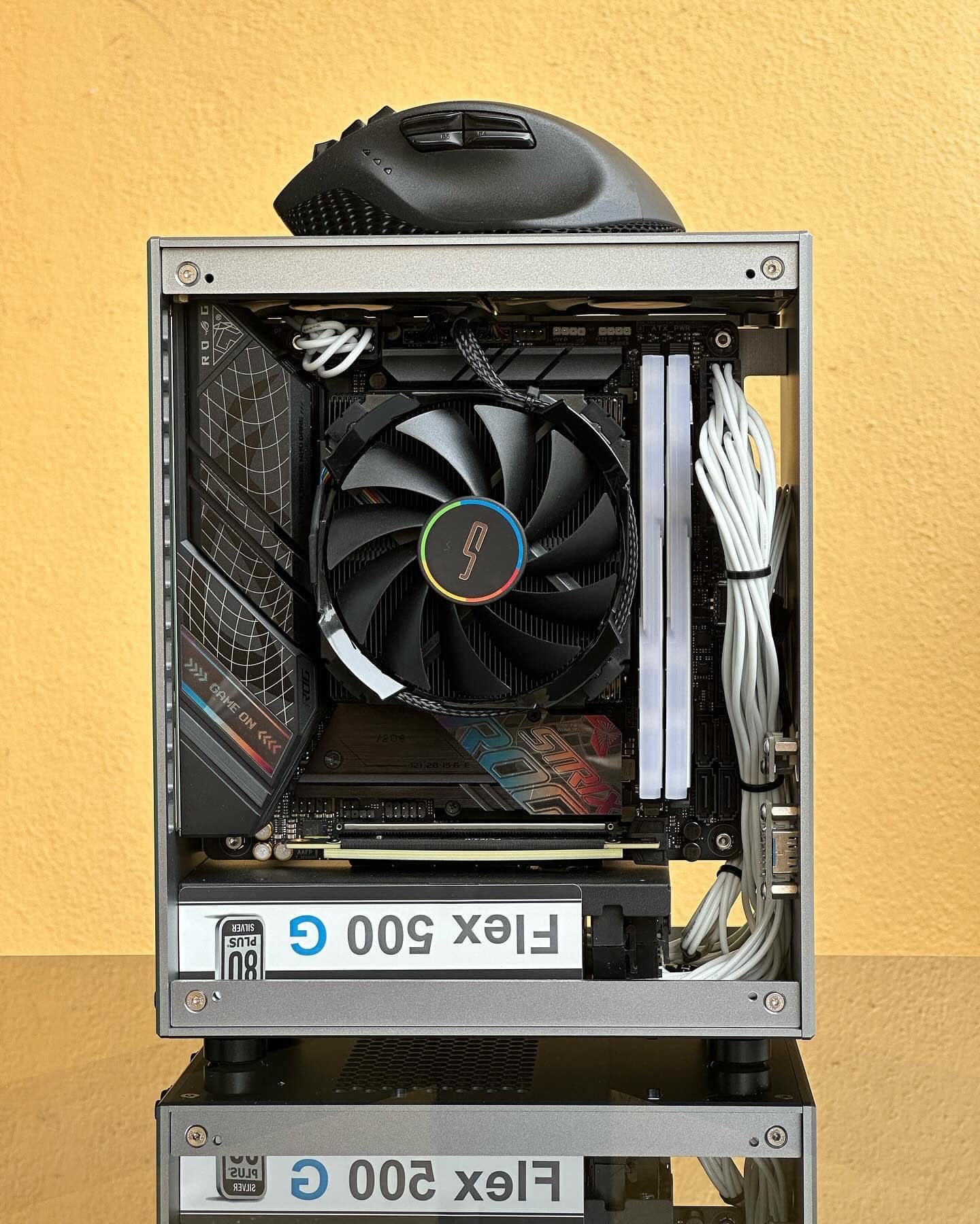 Power meets mini in the #Palit GeForce RTX 4060 Ti #StormX. This 