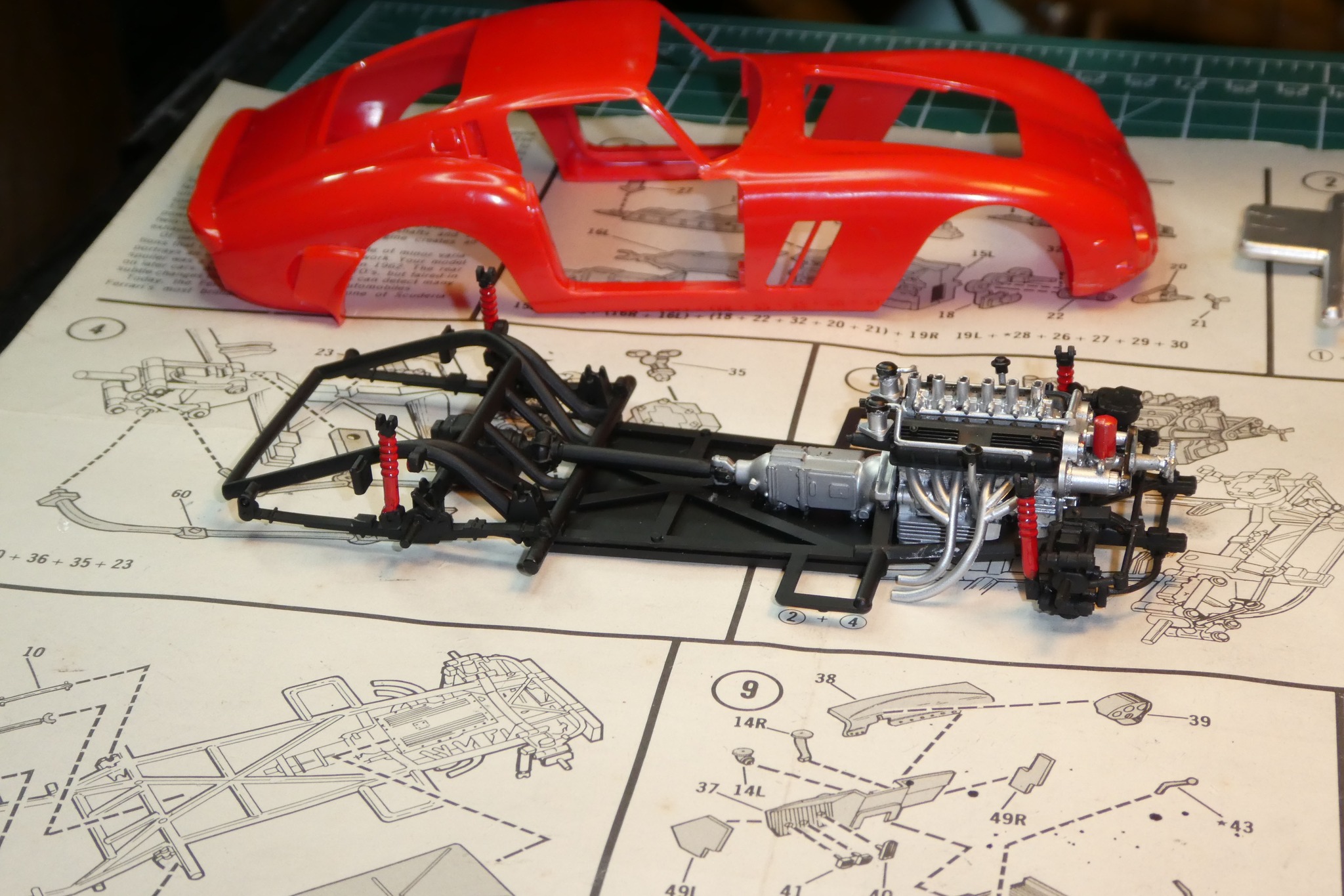 Building the 1/24 Monogram Ferrari GTO model car kit