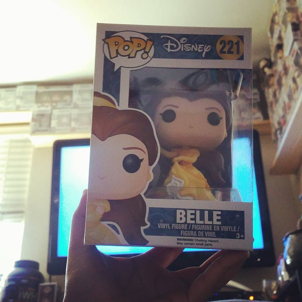 Funko Pop! Belle (Gold) with PIN - Ultimate Princess Collection 221