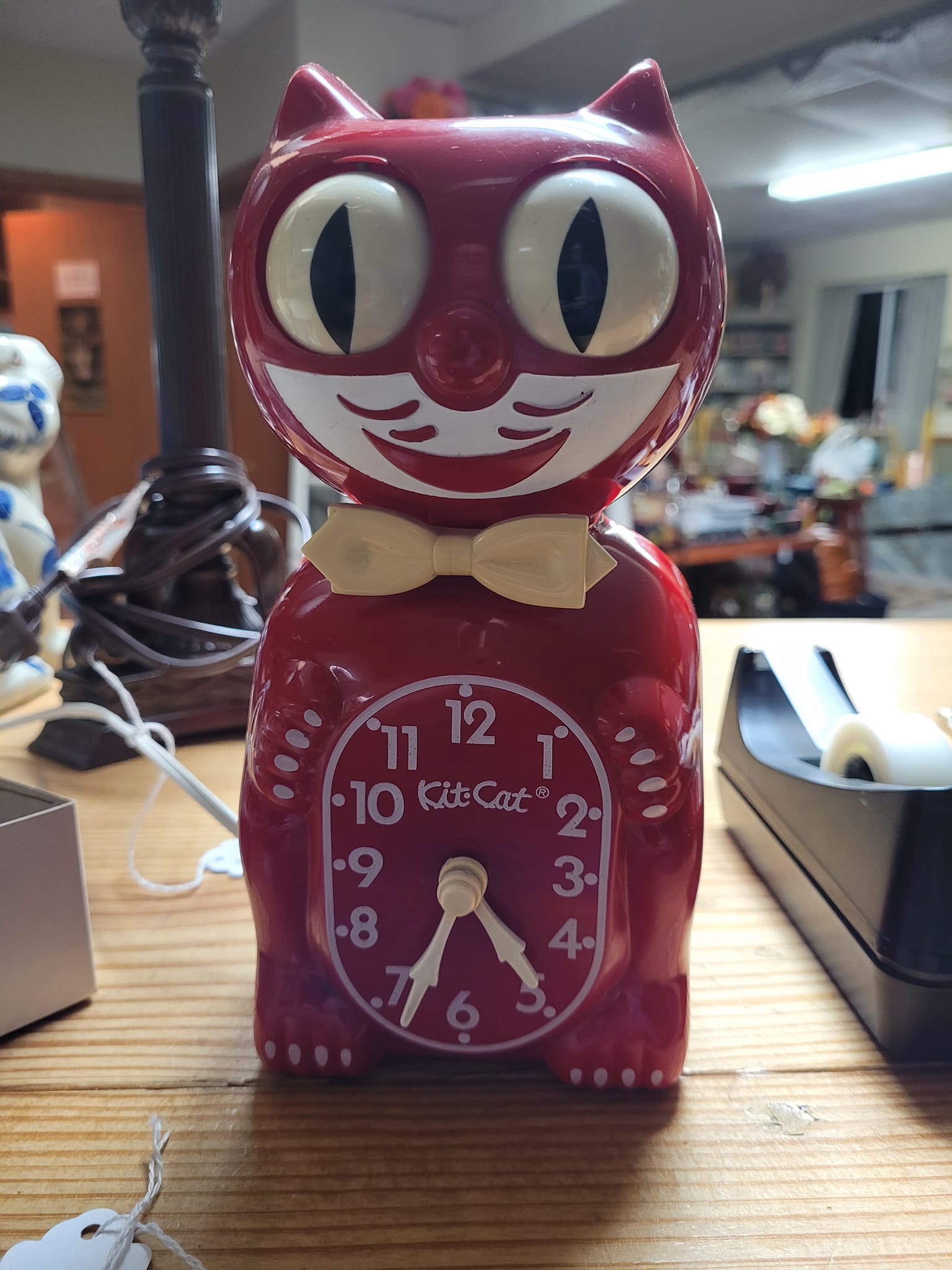 Identify mystery Kit Cat Klock design?