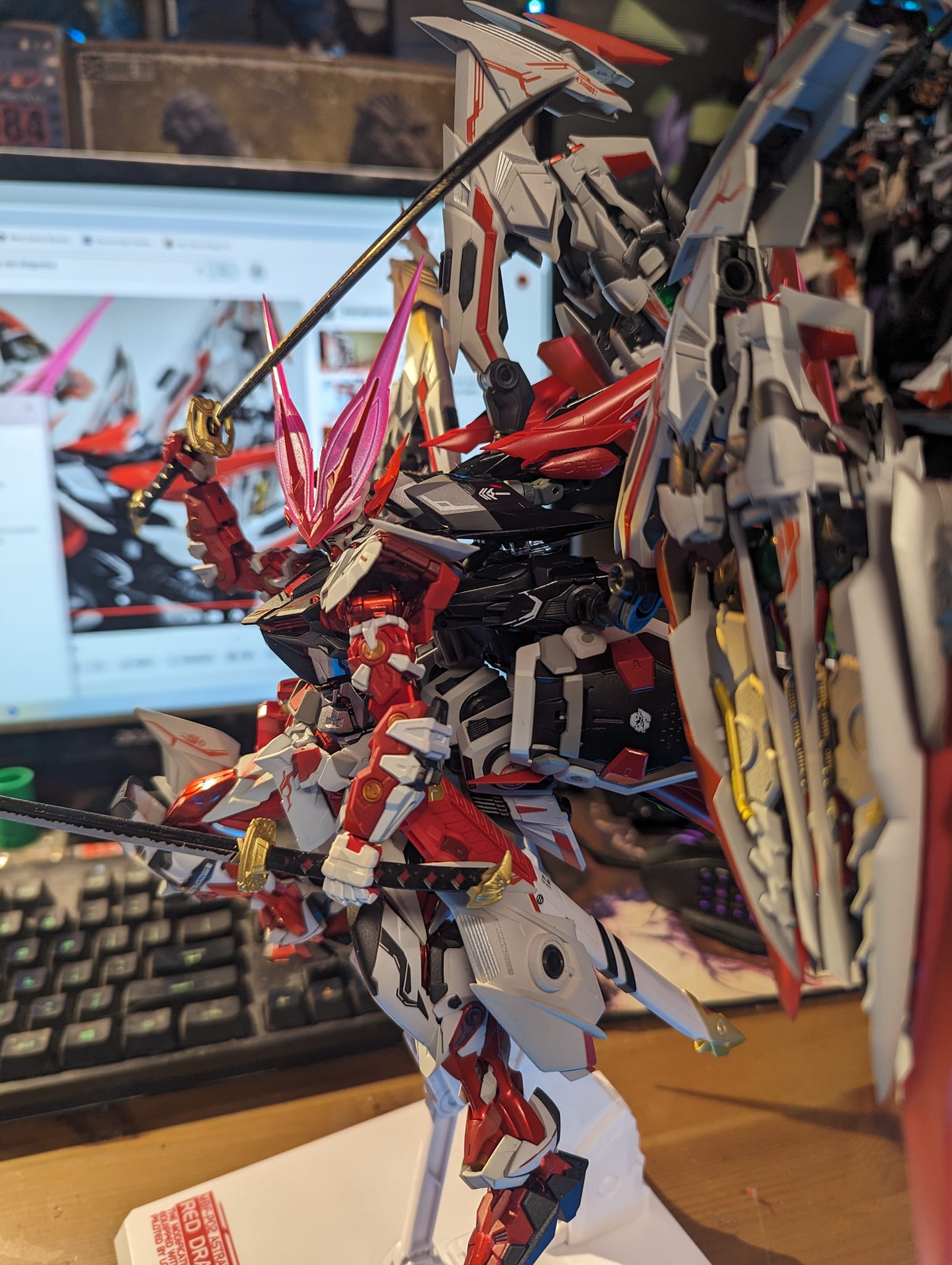 Metal Build Gundam Astray Red Dragonics Figures