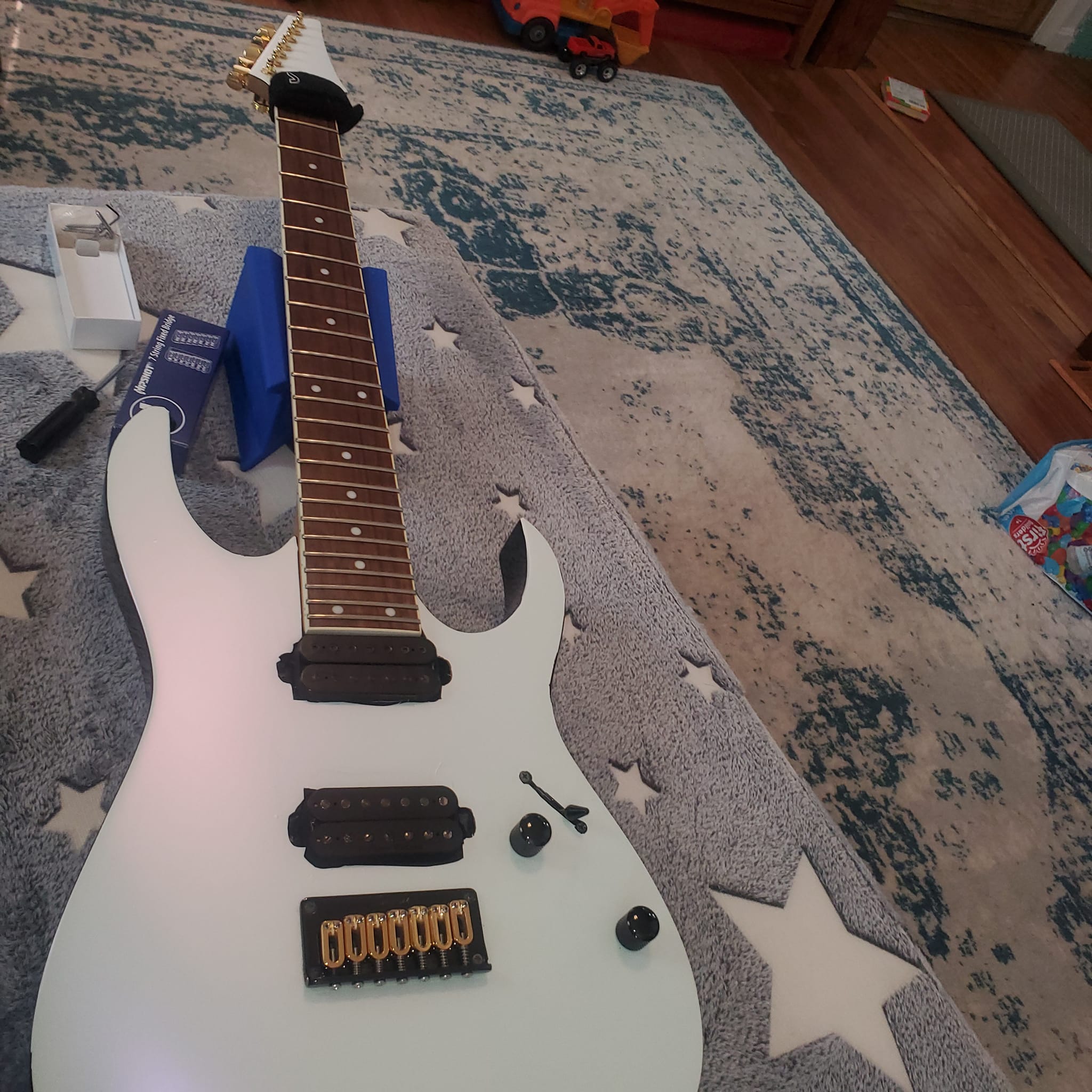 Updating my 20-year-old Ibanez RG7321 guitar with gold saddles and
