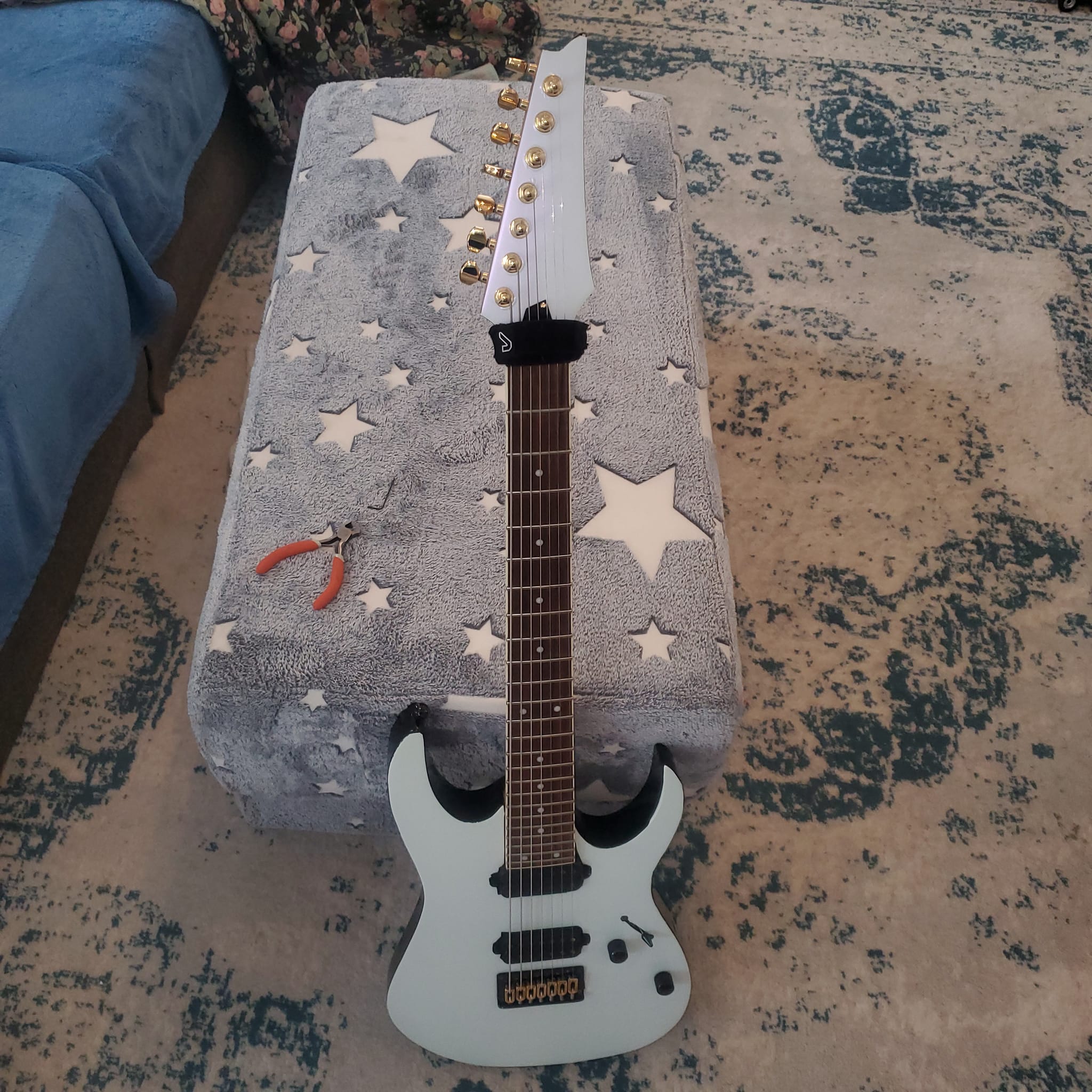 Updating my 20-year-old Ibanez RG7321 guitar with gold saddles and