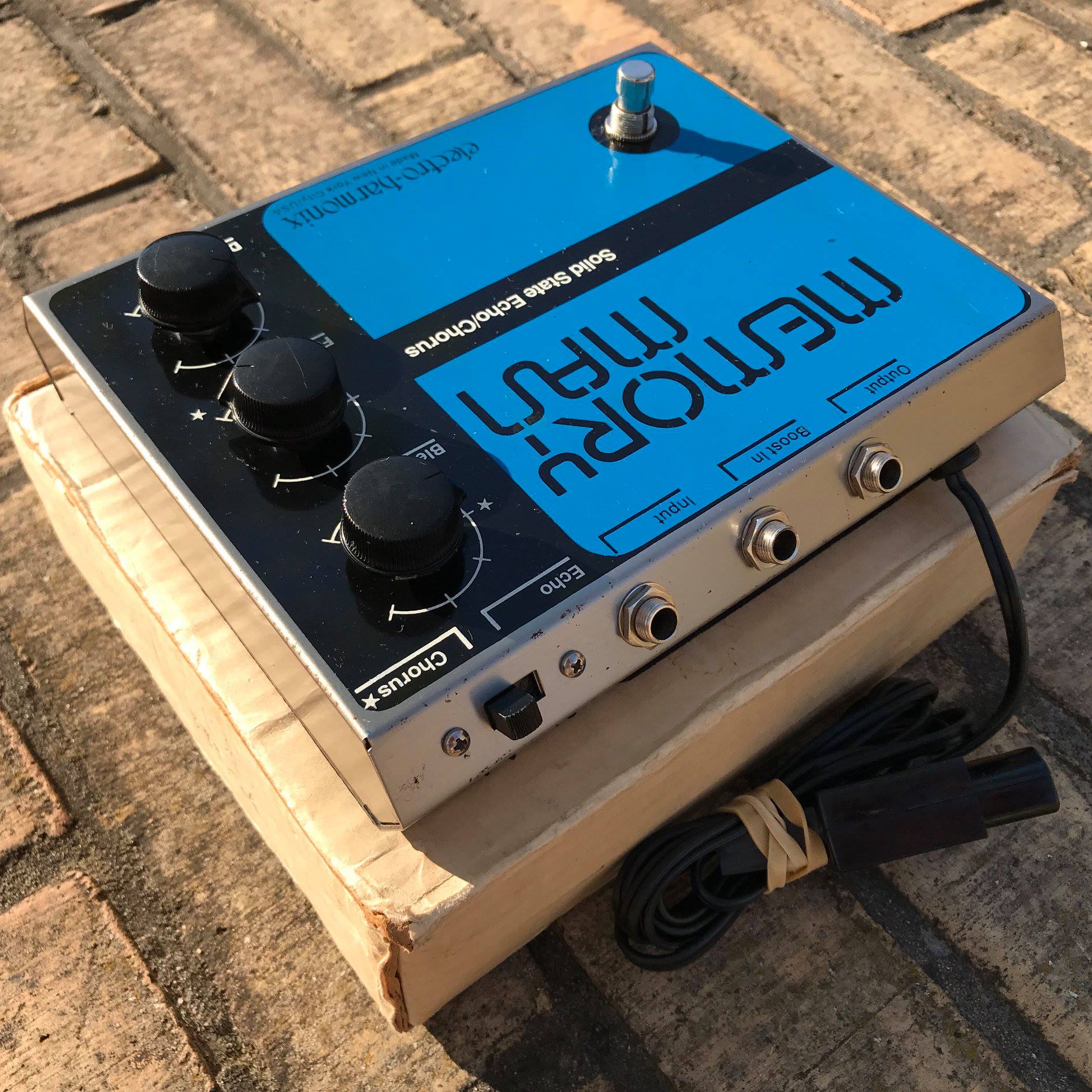 Thanks for the memories! Electro-Harmonix Memory Man Original V3