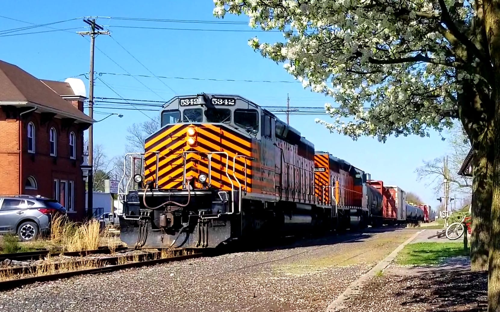 Tiger twins 5342 and 5315 at Lansdale Rails