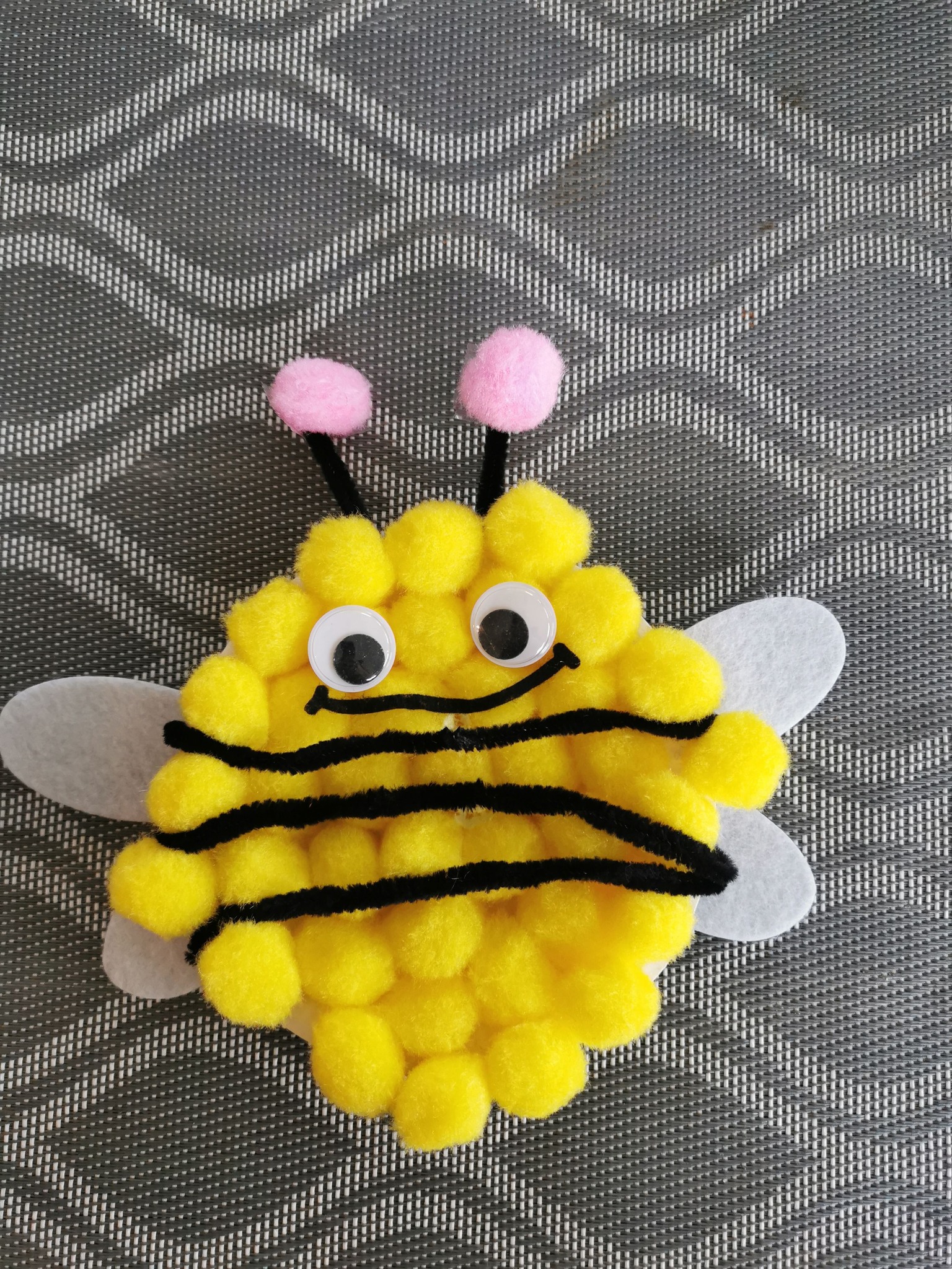 Mit Mausi, 3 Jahre, gebastelt (Bastelset von Tedi) 😊