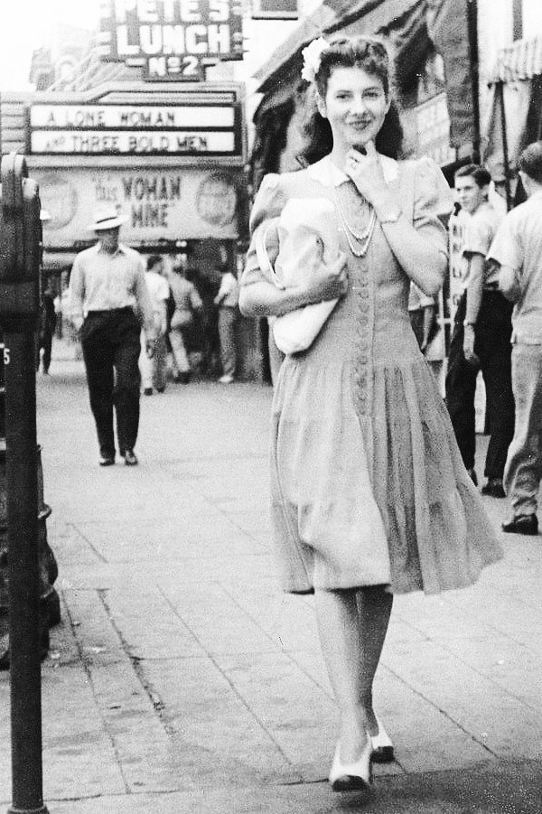 ladies walking dress 1940s woman in summer and pearls neck and a fringed