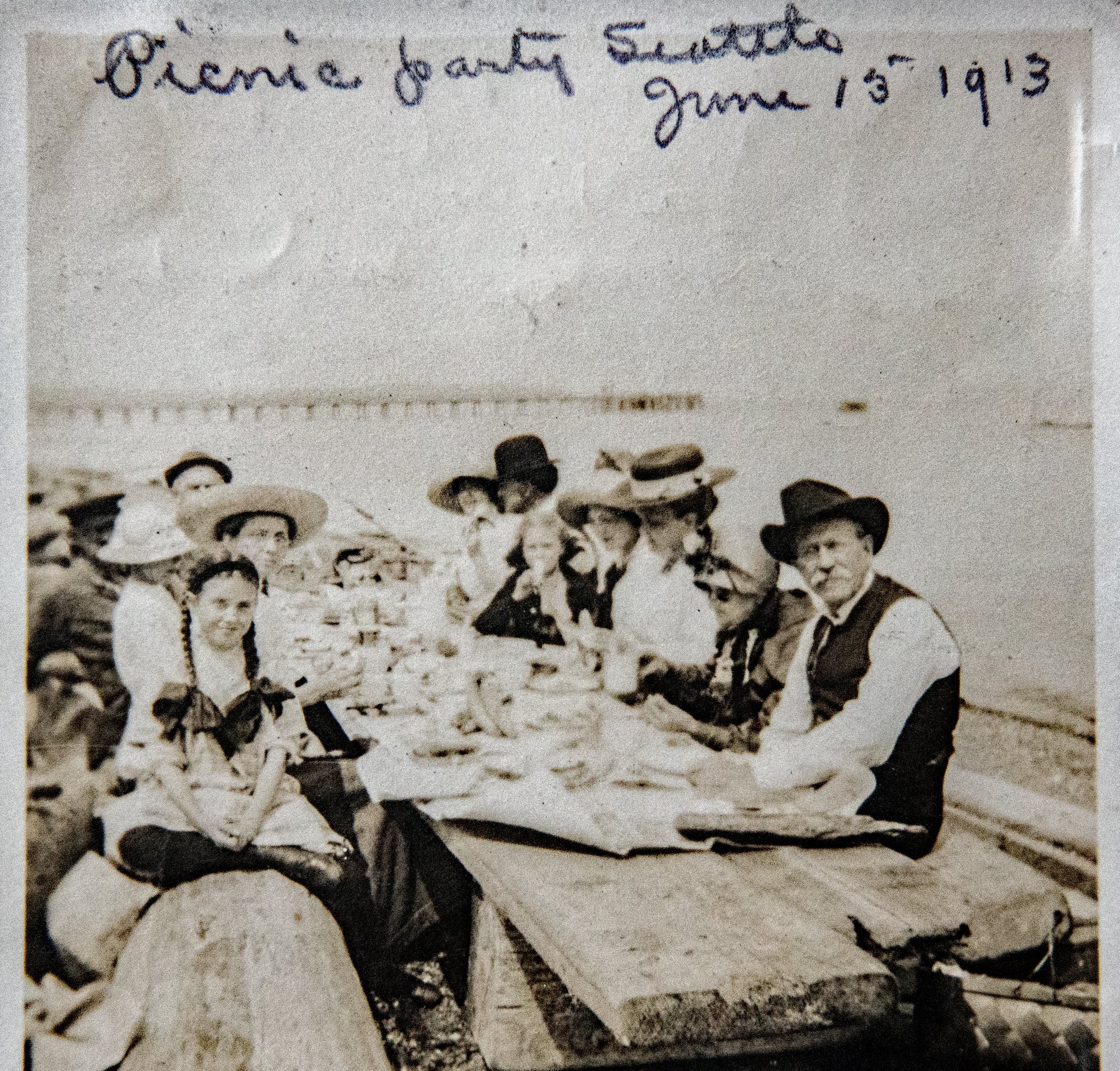 1913 family picnic at the beach with 4 generations