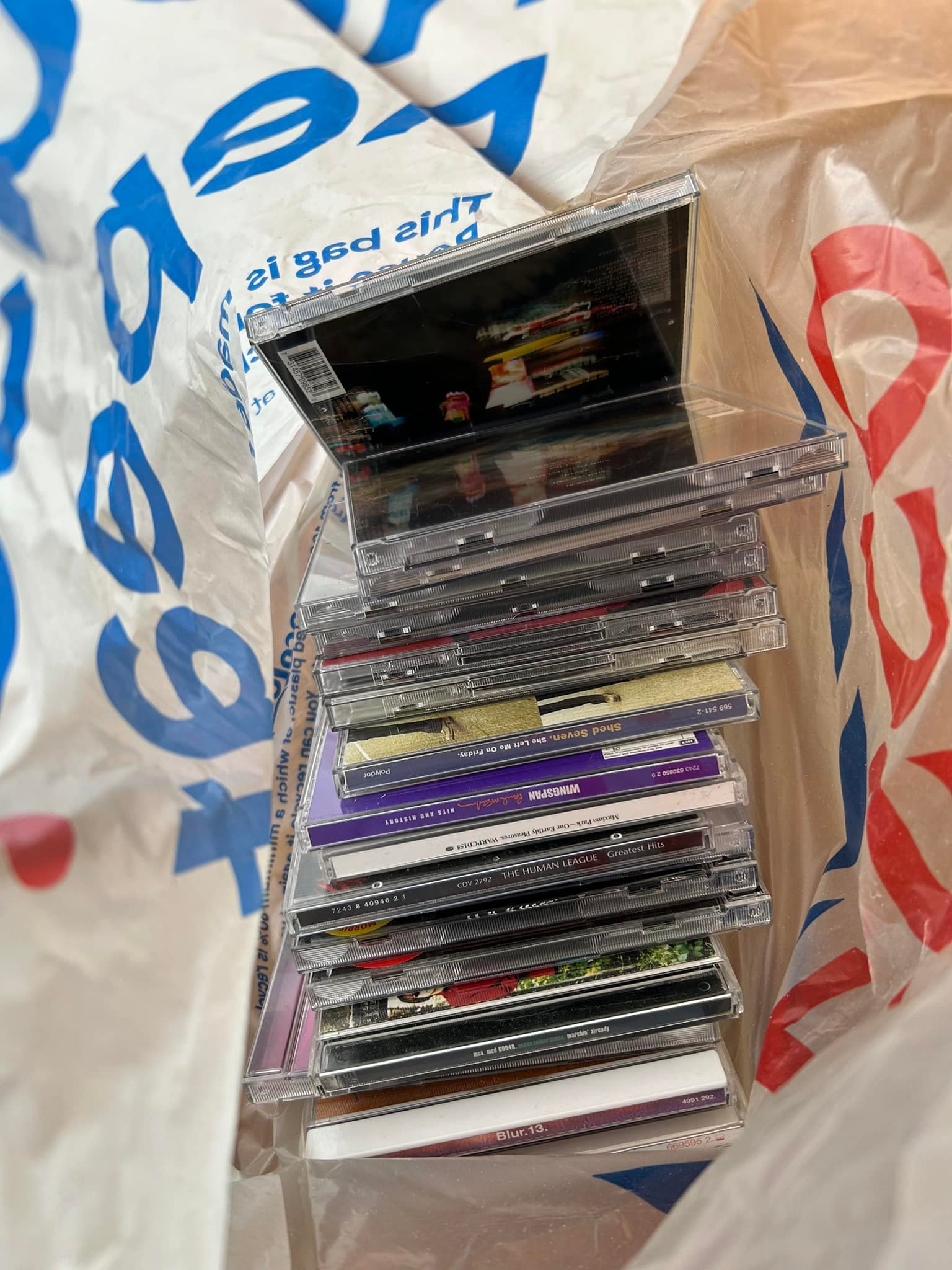 C'ds, dvds, D's games and Wii games collection Oliver's battery