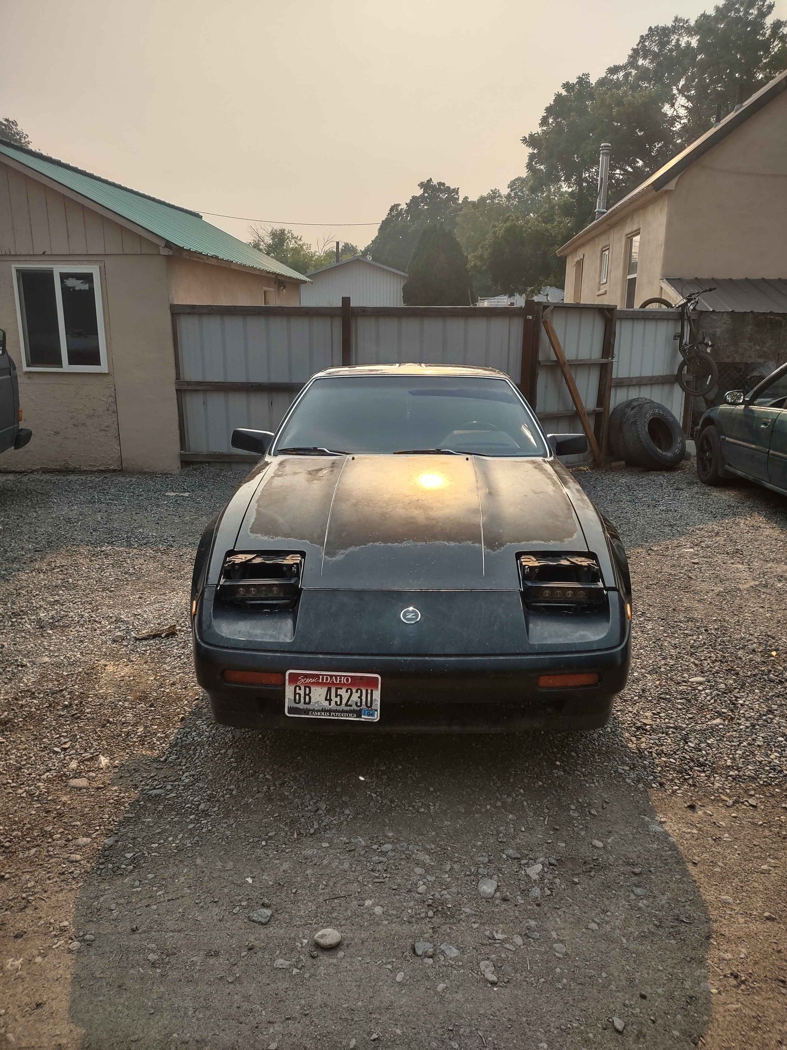 1987 Nissan 300zx full partout 5 speed non turbo and also have