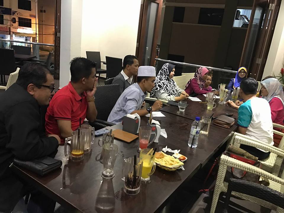 Aziz Riadi - [ BLUE OCEAN BUSINESS STRATEGY ]...