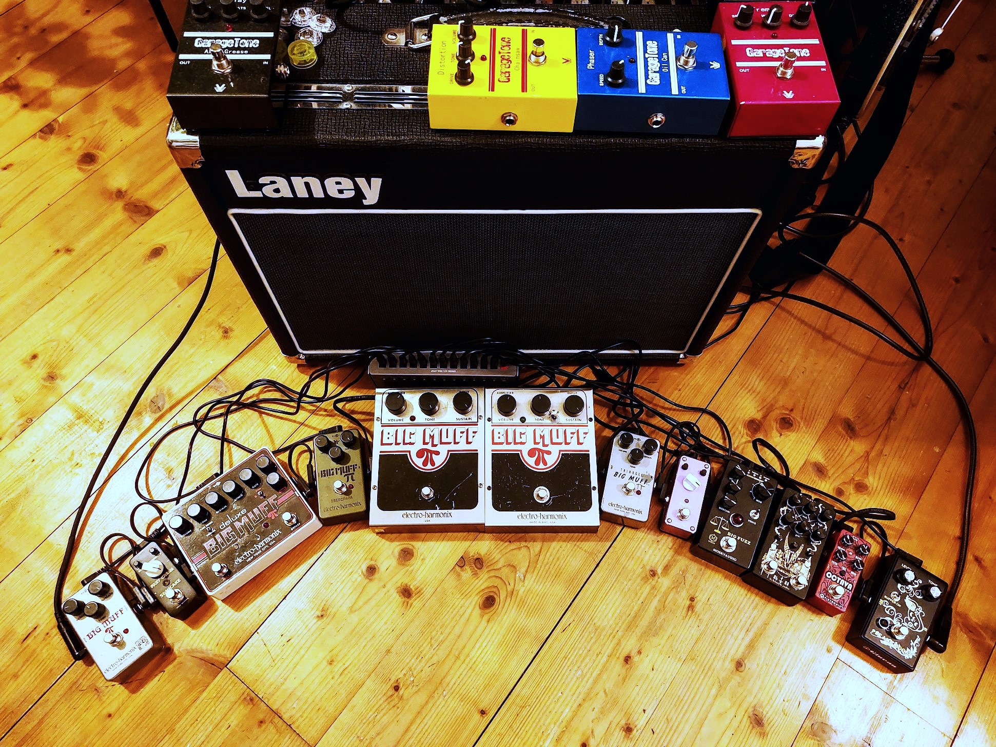Has anyone tried the Mooer Triangle buff fuzz pedal? If so, thoughts ?