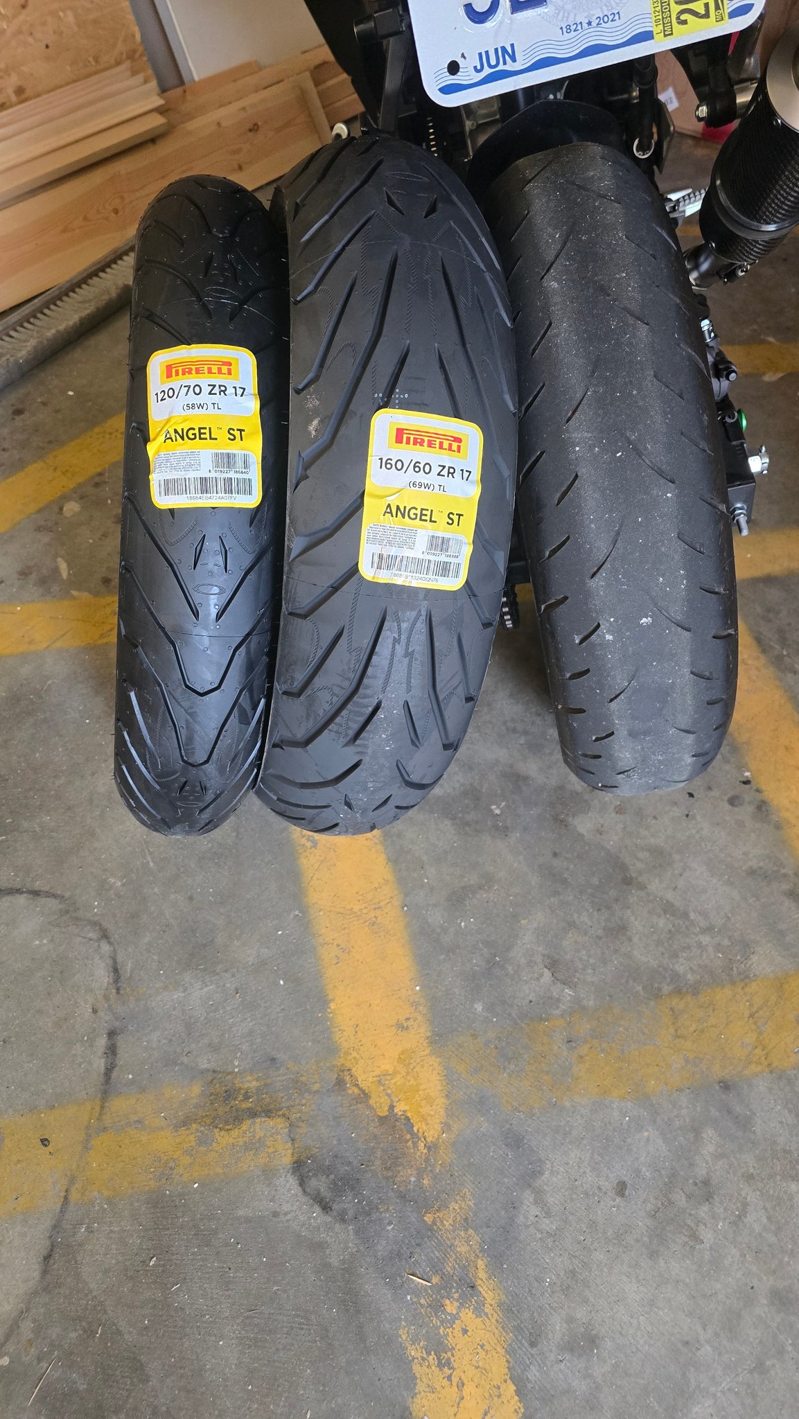 What tires for a Kawasaki Ninja 400?