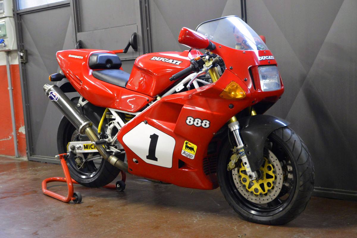 Ducati 888 SP4 road bike