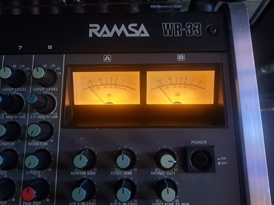 Ramsa WR-33 8 Channel Pre-amp Mixer 4 Channels for Turntable With