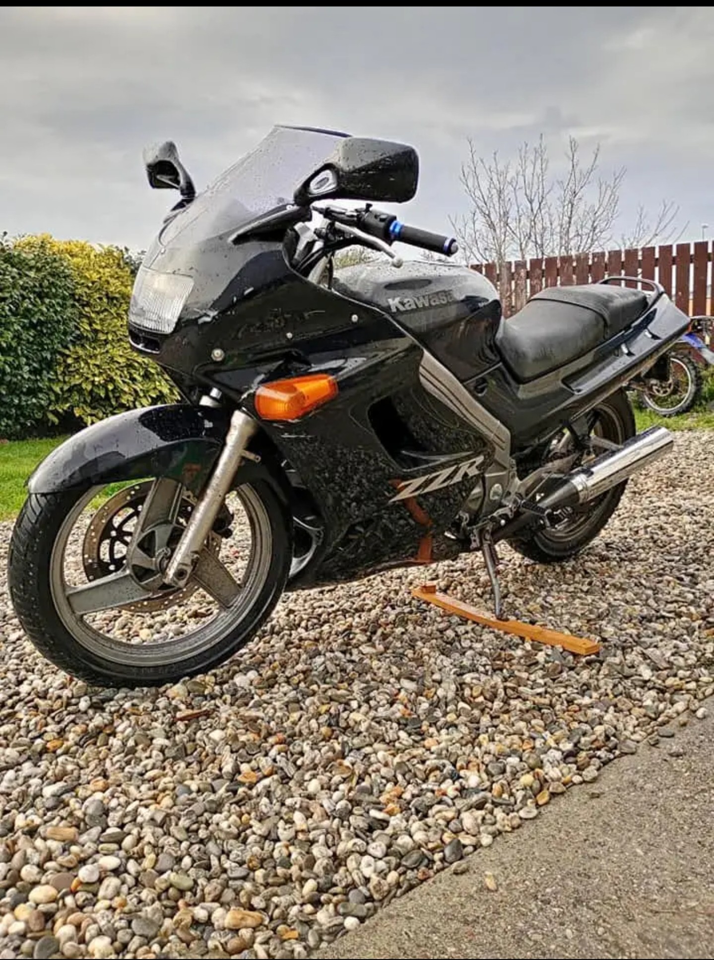 1993 ZZR250 bike in New Zealand