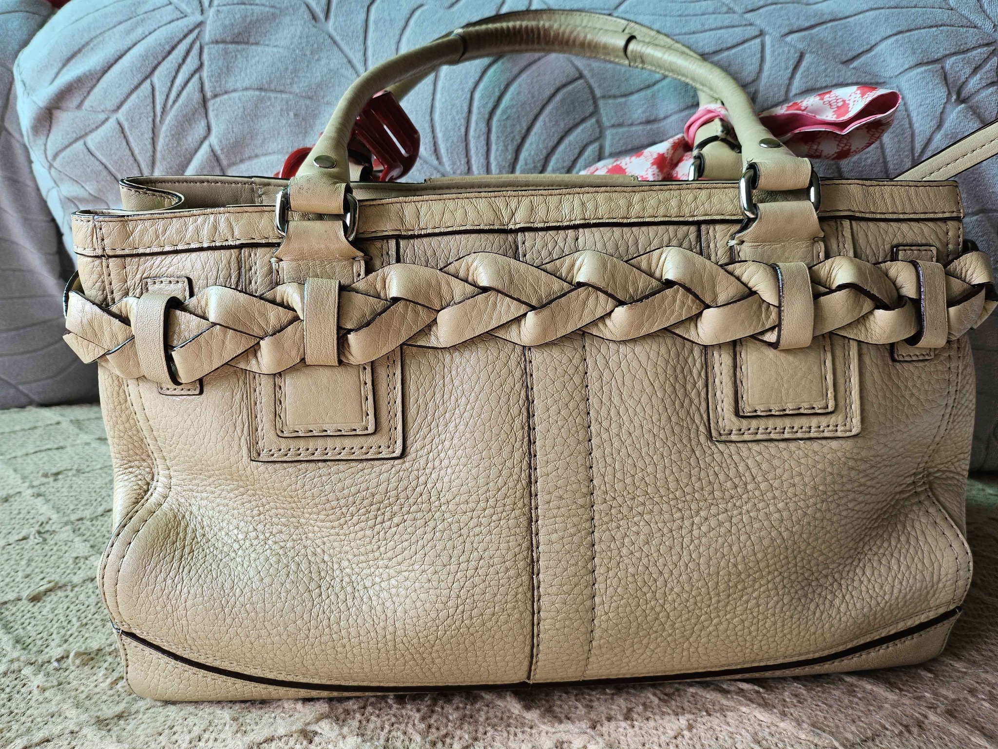Coach Y2K Hampton Tote Bag in Creme Pebbled Leather, Silver 