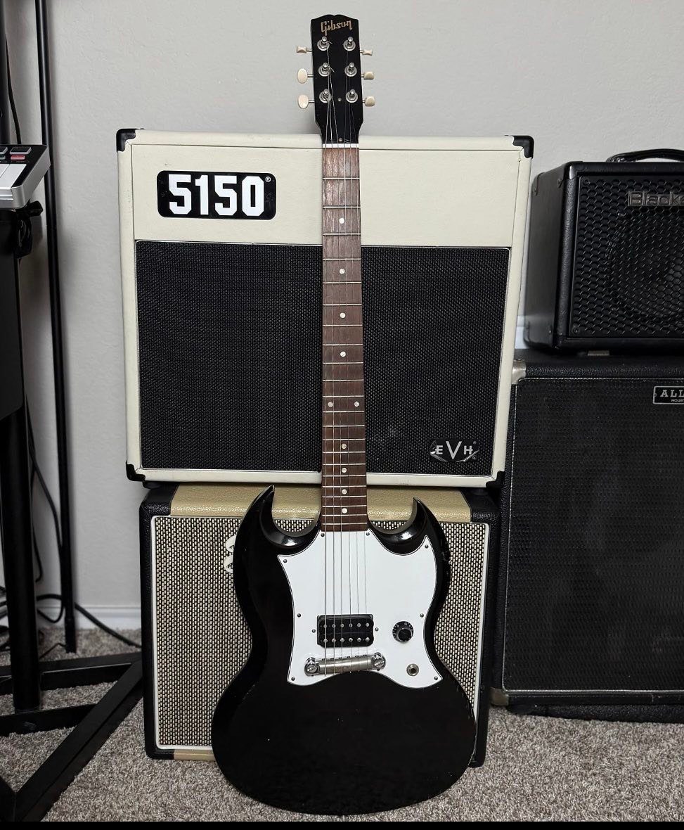 Restored Gibson SG Melody Maker with new tone knob and Phat Cat
