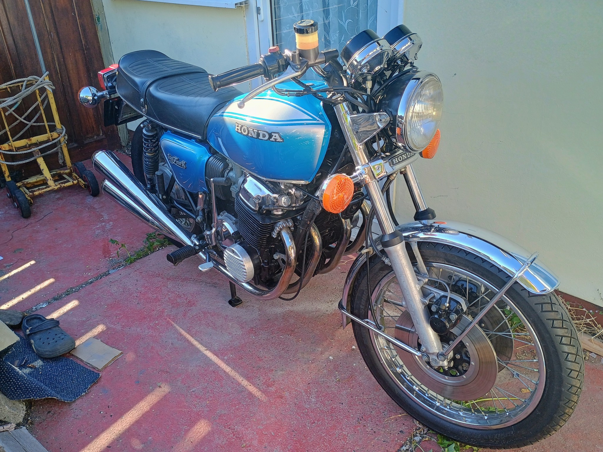 This is my first c.b 750k7 not shore why it has twin front discs 