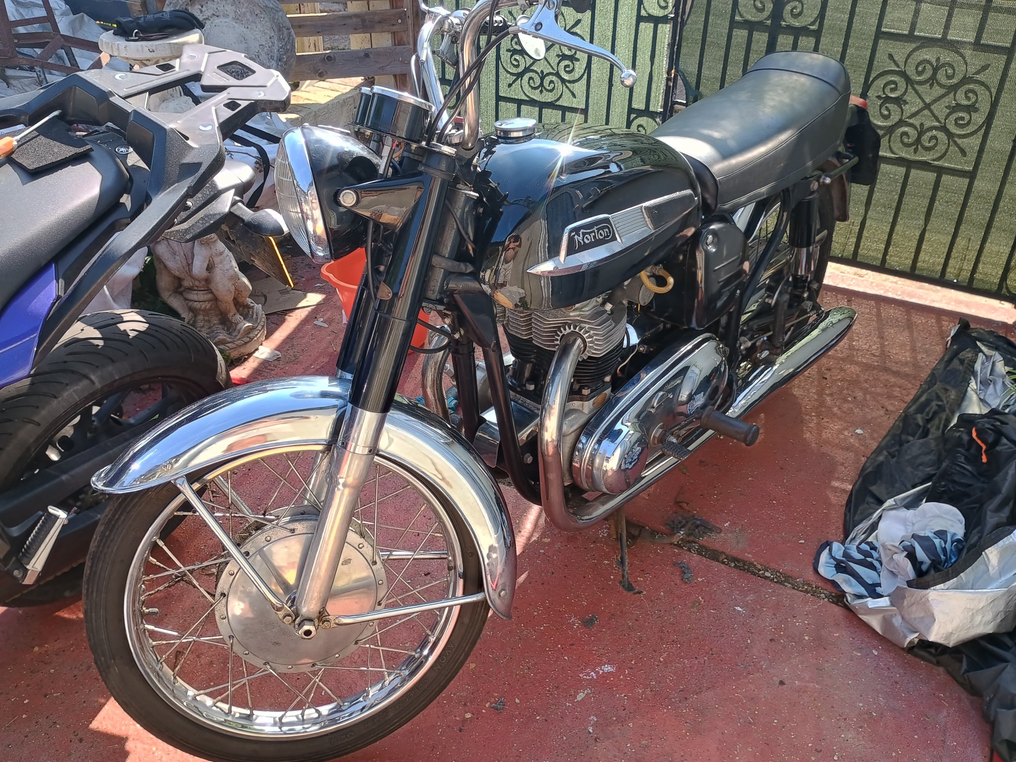 Restoring a 1961 Norton Dominator motorcycle