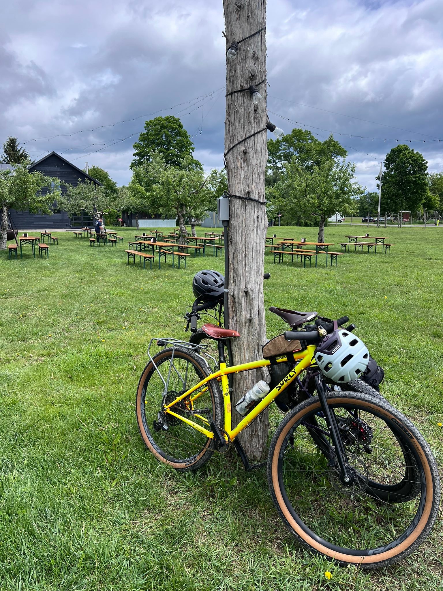 Why does Surly's Toxic Tangerine Karate Monkey paint fade?