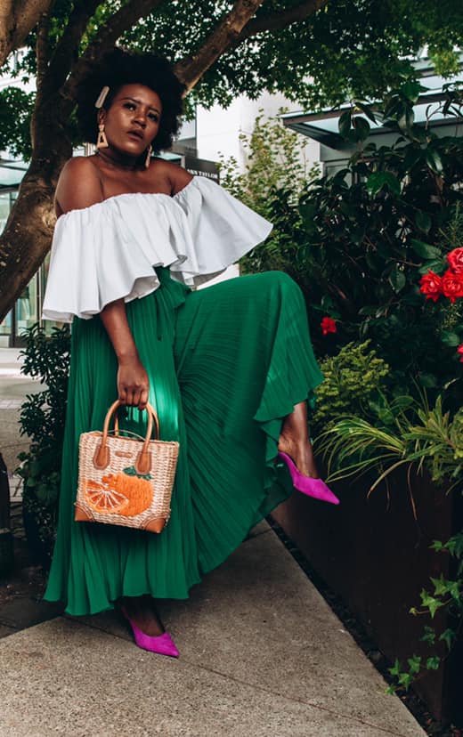 When your friends tell you to dress casual but being extra is LIFE💚. Please define “causal” 😂