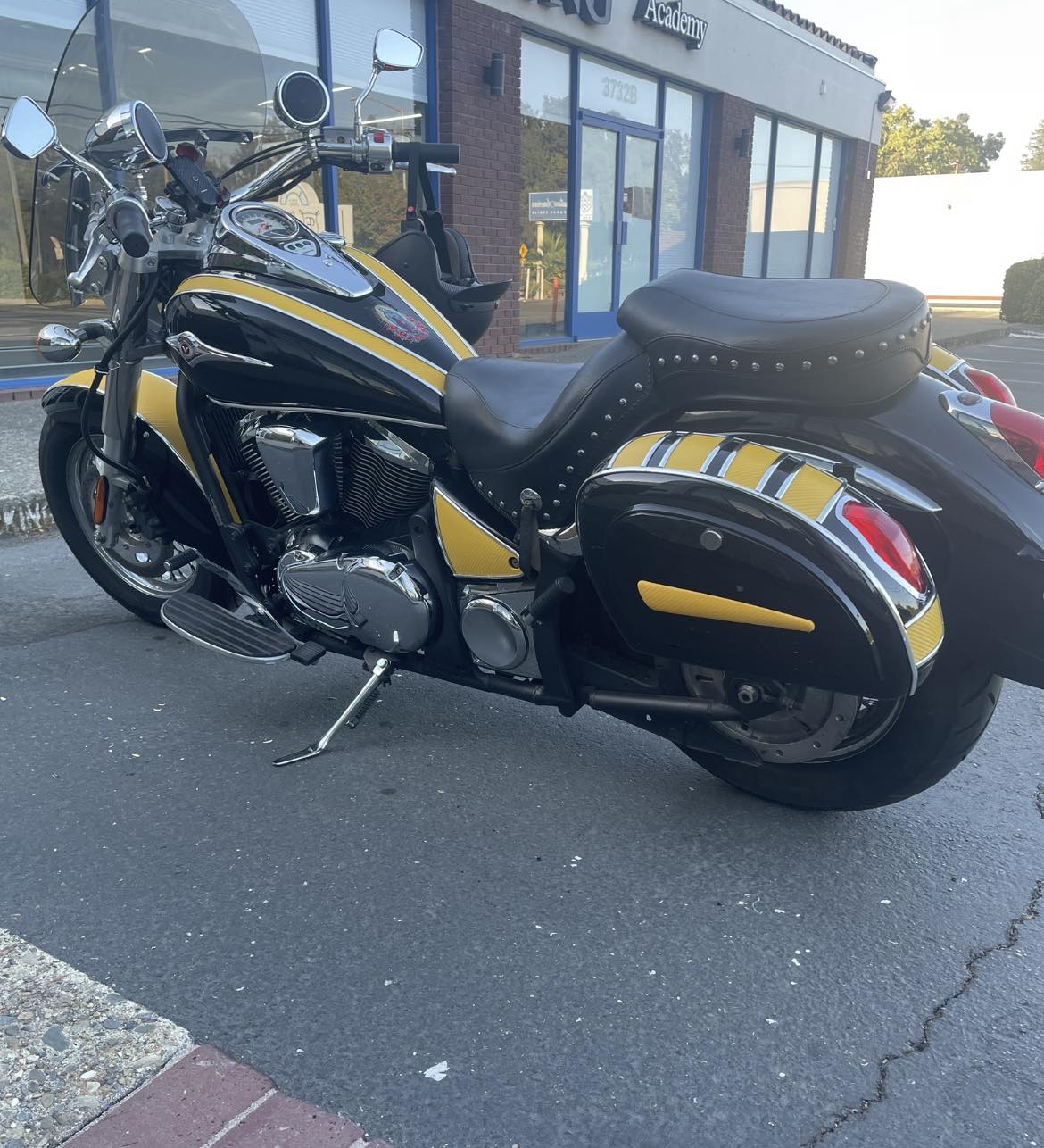 My beast❤️❤️❤️. Ignore my poor old helmet🥲