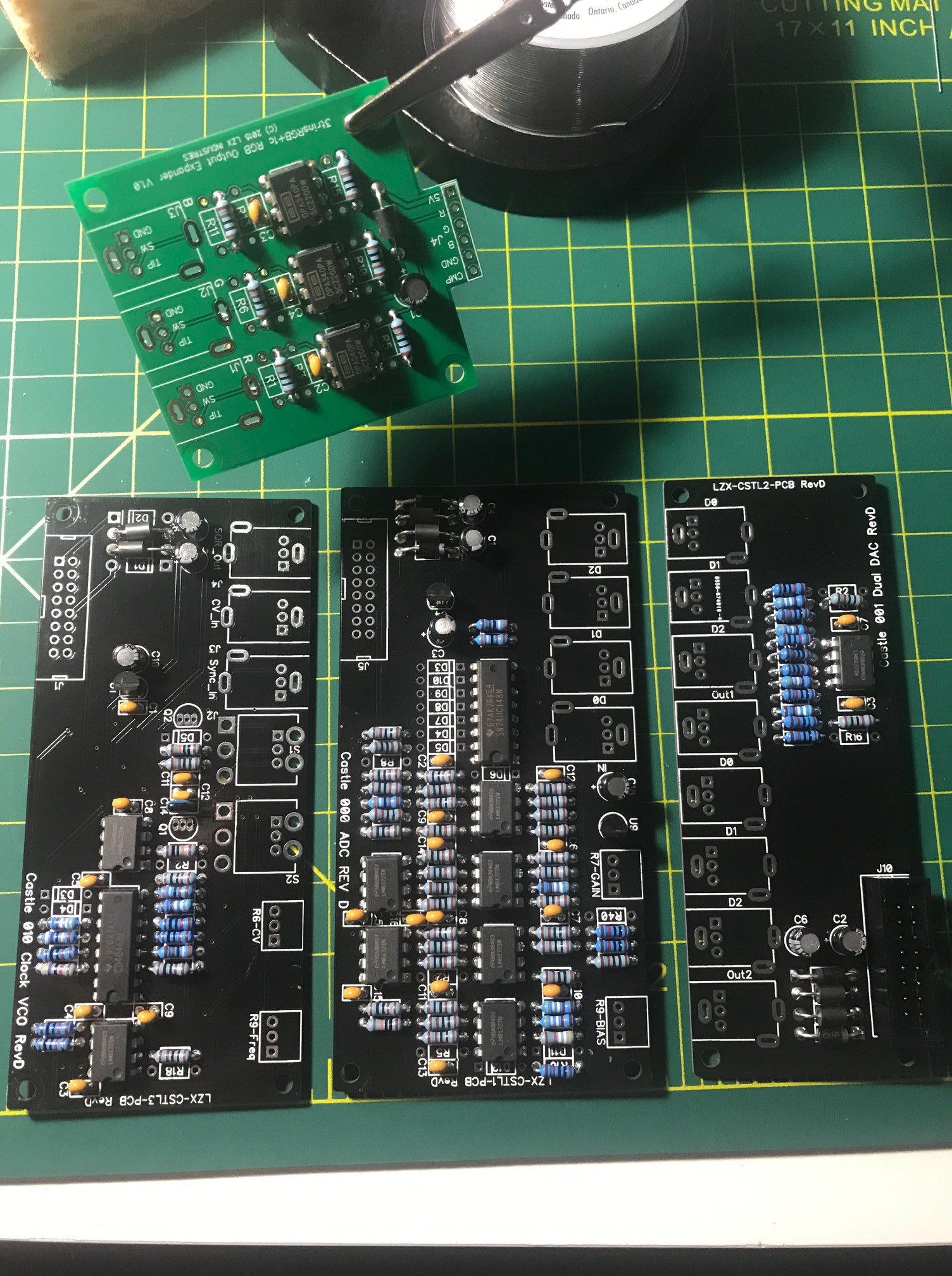 Are 660-mf1/4cct52r4990f and 512-1n4001gp suitable replacements