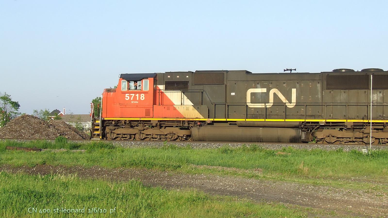 CN heritage locomotive leads train up Steelton Hill