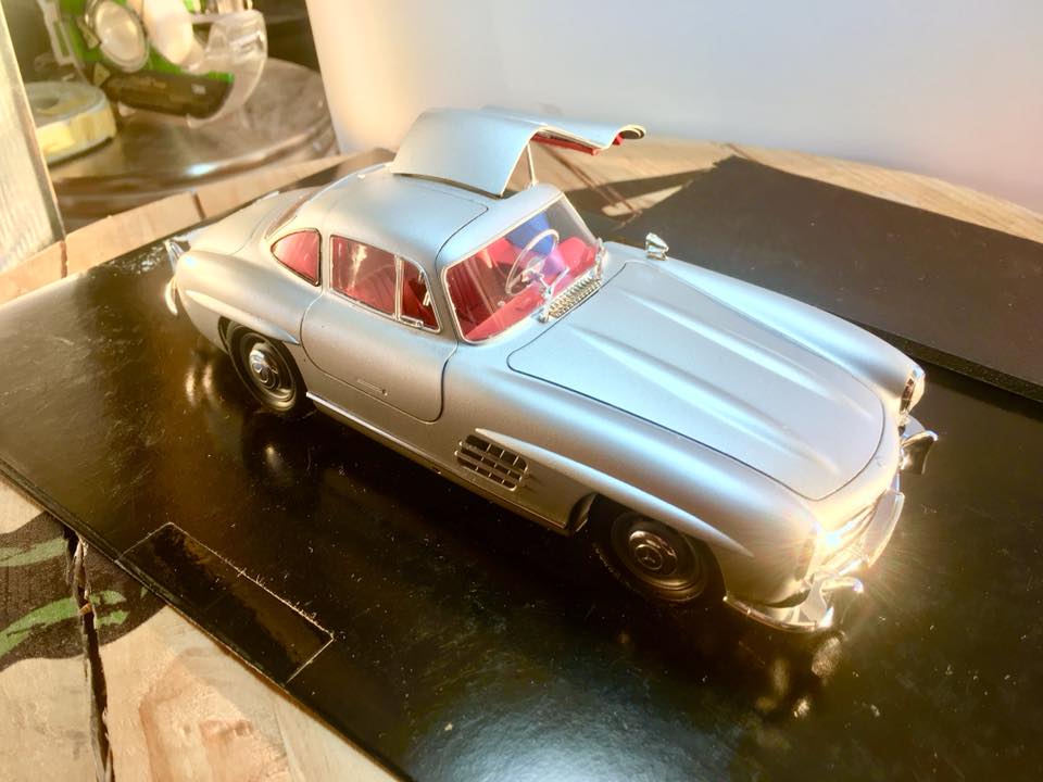 Here is my latest project,the Tamiya Mercedes SL 500 AMG in black