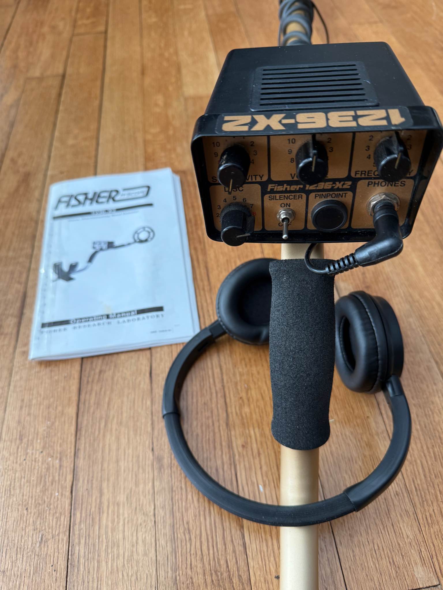 Very good working condition Fisher 1236-X2 metal detector with