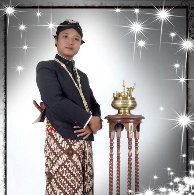 Azib Mawar Lana
